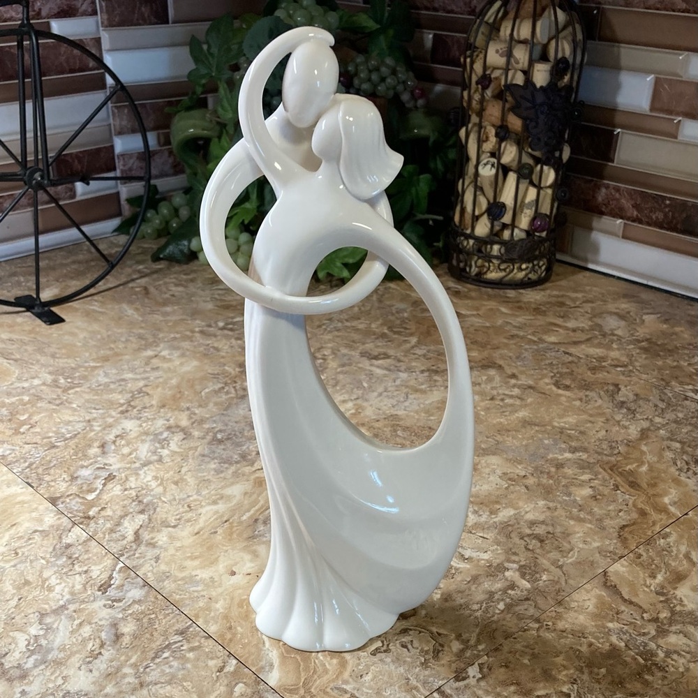 Circle of Love “Alive In Your Love”  2006 Enesco Limited